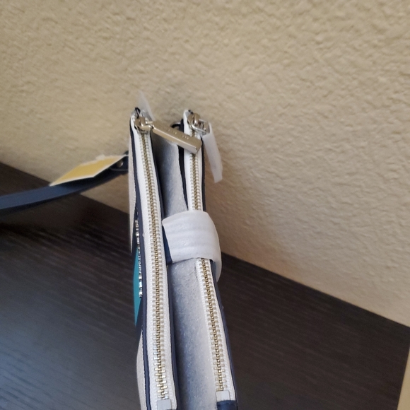 - Michael kors Signature Jet Set Double Zip Wristlet Wallet - Picture 9 of 13